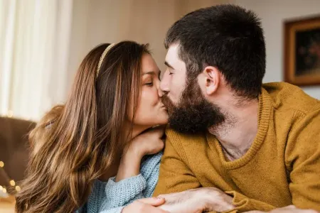 Saqqallı kişi ilə öpüşmək olmaz - Dermatoloq