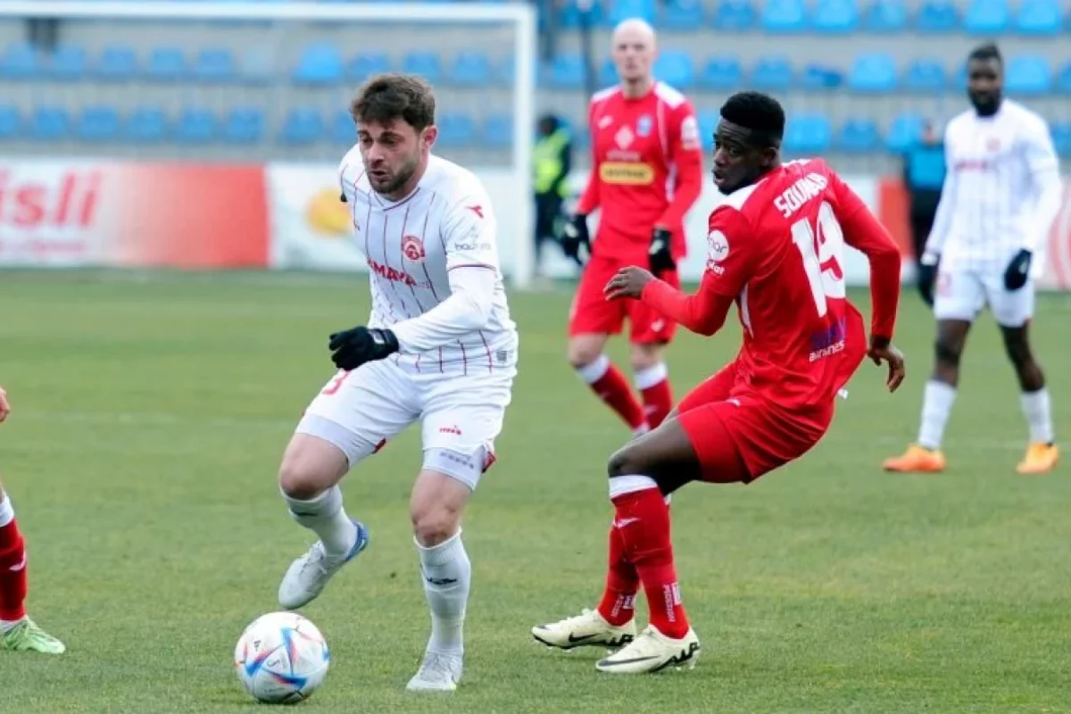 "Qarabağ" azərbaycanlı futbolçunu istəyir
