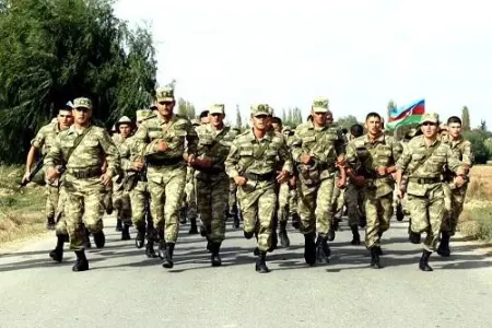 Hərbi formanı qanunsuz daşıyanlar cərimələnəcək - YENİ MƏBLƏĞ