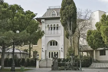 Xalq artisti 70 milyonluq evini sata bilmədi