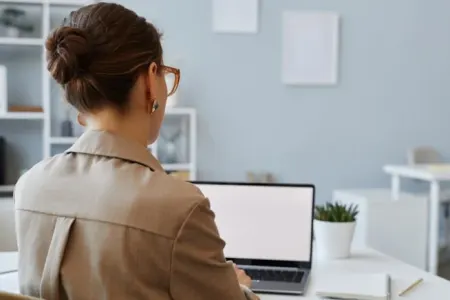 Uzun müddət oturmağın gizli təhlükəsi: - DİQQƏTLİ OLUN