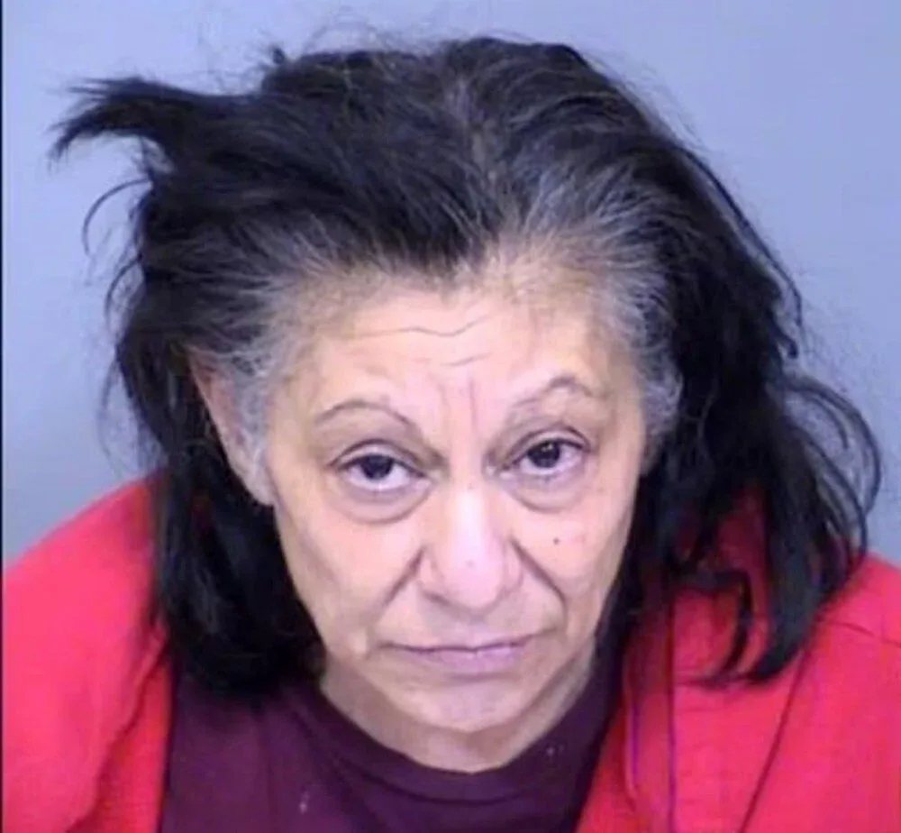 13 yaşlı qızı anası və nənəsi qəfəsdə - SAXLADI...