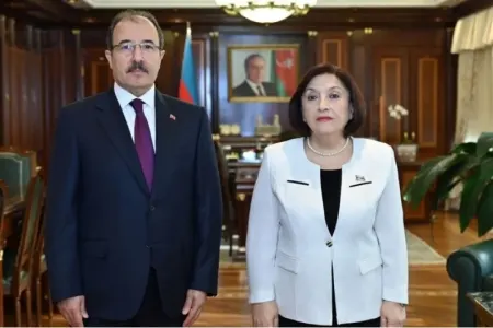 Sahibə Qafarova Cahit Bağçını qəbul etdi