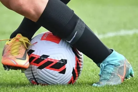 Məşhur futbolçu 41 yaşında karyerasını başa vurdu