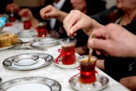 Qız sevdiyi oğlana ELÇİ GETDİ - VİDEO