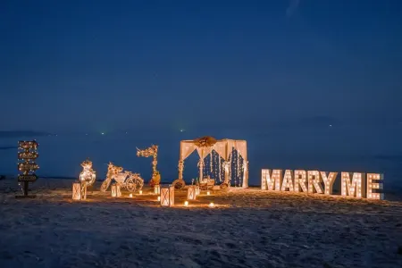 Bakıda mağazada maraqlı evlilik TƏKLİFİ - VİDEO