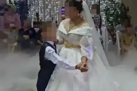 8 yaşlı "bəy"lə 13 yaşlı "gəlin"in toyu ölkəni ayağa qaldırdı