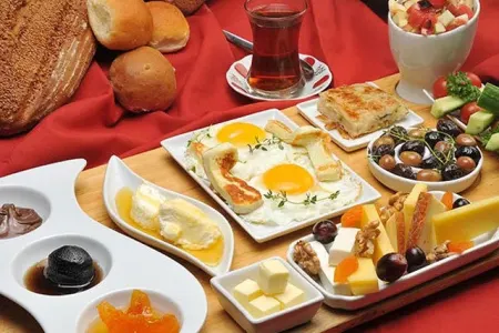 100 il yaşayanlar səhər nə yeyirlər?