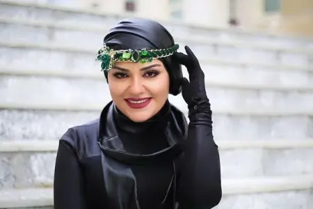 “Yemək yeyir, ağzının içi görünür”