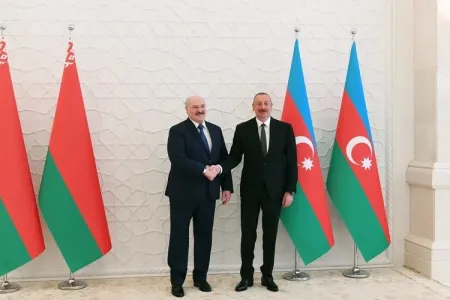 İlham Əliyev Lukaşenkoya zəng etdi
