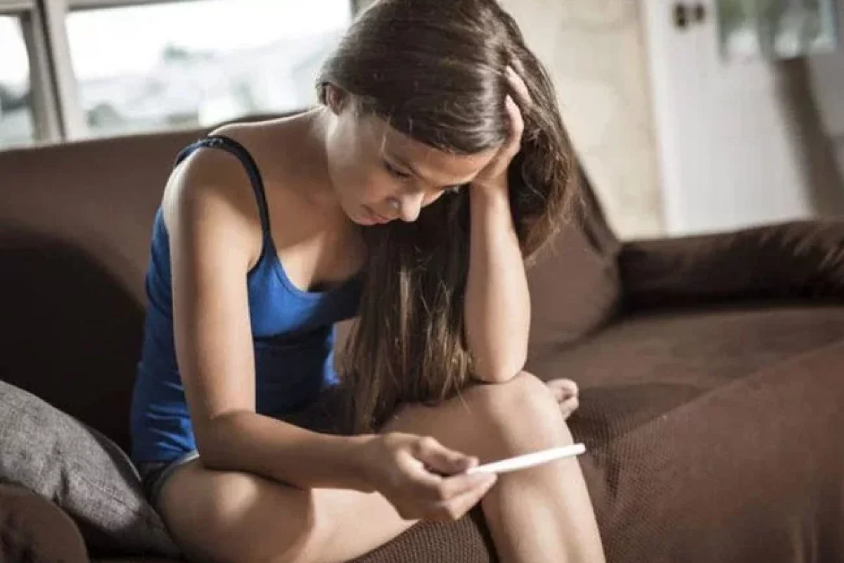 DƏHŞƏTLİ HADİSƏ: - Ögey atasından hamilə qaldı