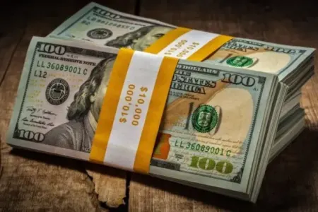 ABŞ-də yeni dollarlar çap olunacaq: səbəb nədir?