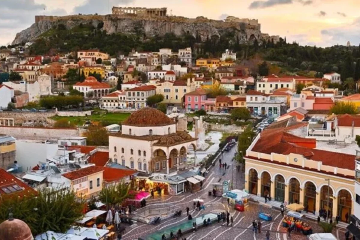 Döyüldüyünü deyən səfirlik rəsmisi işdən çıxarıldı