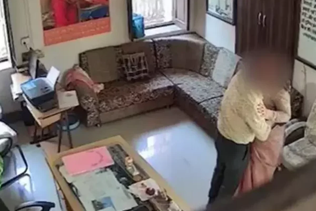 Məktəb direktoru və müəllim görün hansı səbəbdən işdən qovuldu