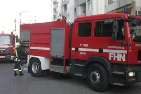 SON DƏQİQƏ! Bakıda hündürmərtəbli bina yanır - Sakinlər təxliyə edilir