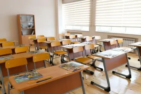 Tətil günlərində müəllimlər məktəbə getməlidir?