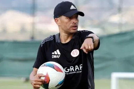 Aleks de Souzadan etiraf: - Maaşımızı vermirdilər