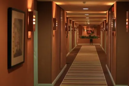 Xeyli sayda hotel - BAĞLANACAQ