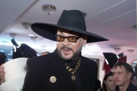 Məşhur müğənninin konsertlərinə - QADAĞA İSTƏNİLDİ