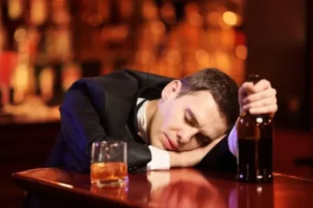 Bu insanlar içkidən tamamilə imtina etməlidir