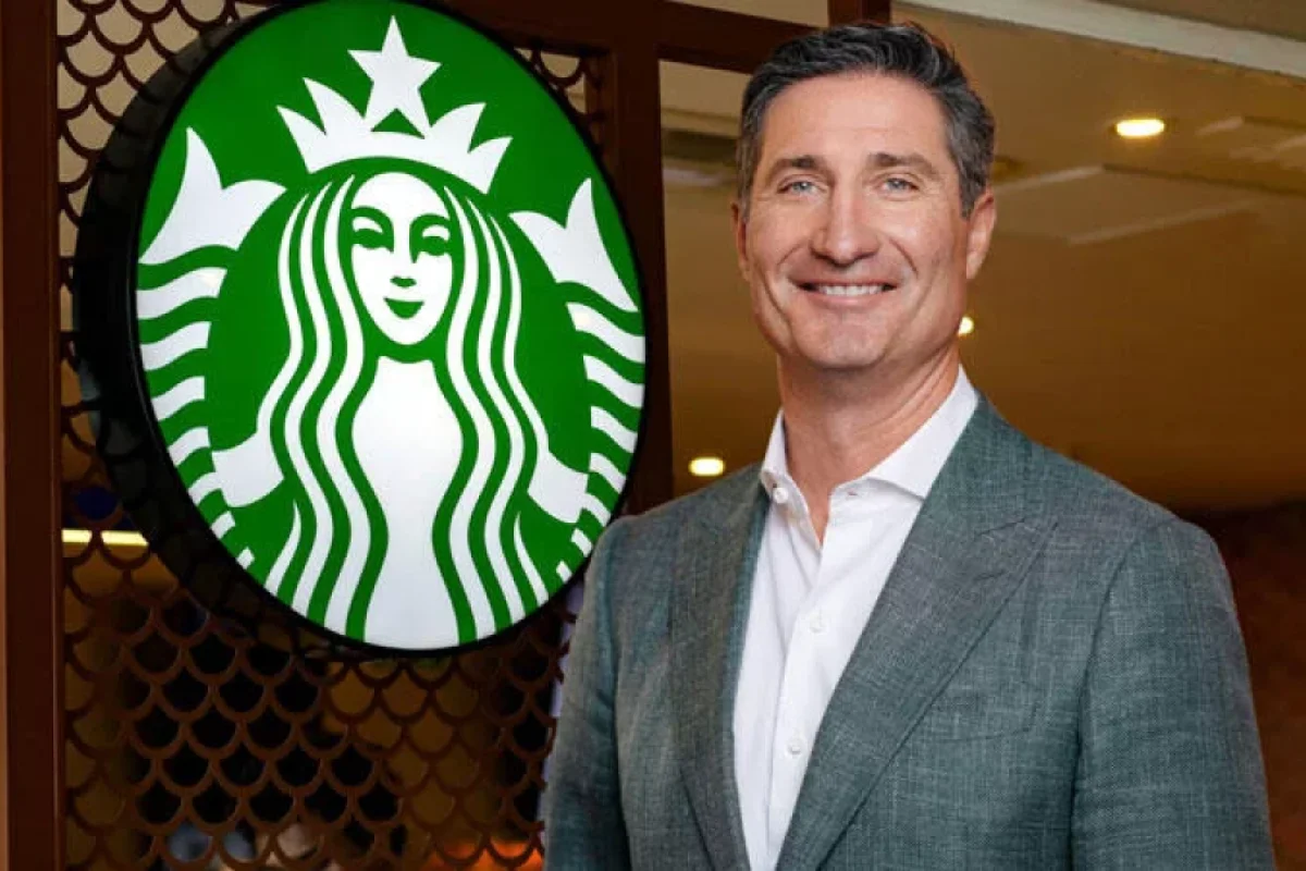 "Starbucks" yeni CEO-suna 96 milyon dollar maaş ayırdı