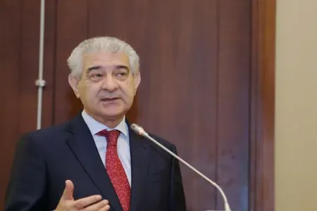 Əli Əhmədova yeni köməkçi təyin edildi