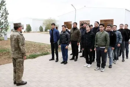 Nazirlik hərbi vəzifəlilər ilə bağlı məlumat yaydı