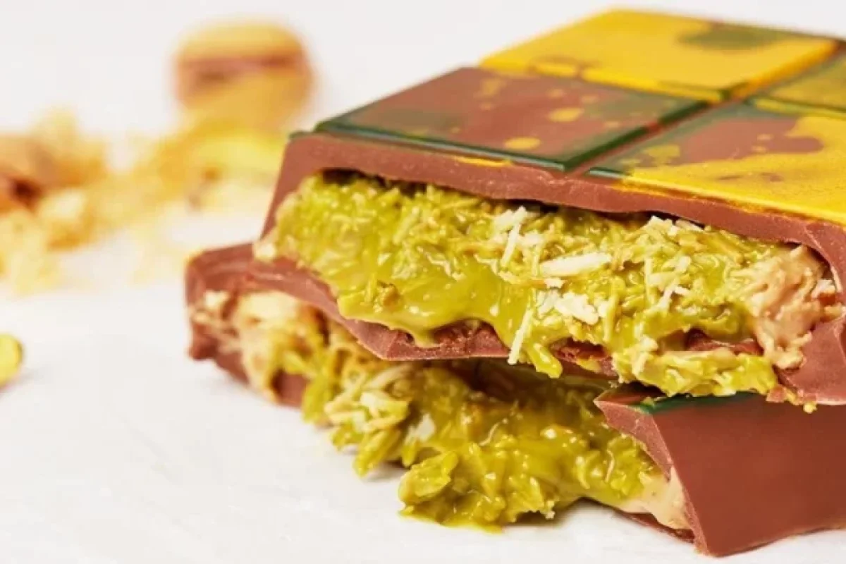 Dubay şokoladı gətirən qadın - SAXLANILDI