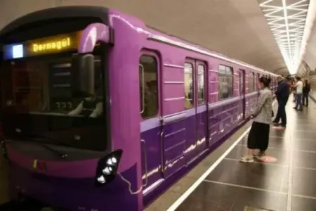 Bakı metrosunda qəribə OLAY - VİDEO+YENİLƏNİB