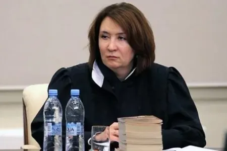 Yelena Xaxaleva azadlığa çıxdı