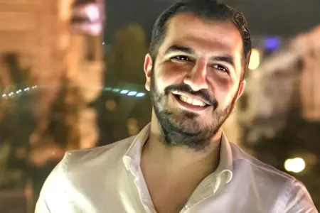Məşhur müğənni çox sayda insanı aldadıbmış