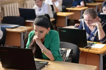 Azərbaycanda bu müəllimlərin maaşı - 1407 manatdır