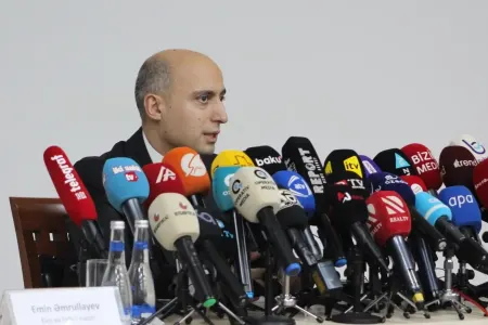 "Diplom vermək üçün əlimizdə kifayət qədər əsas olmalıdır" - Nazir
