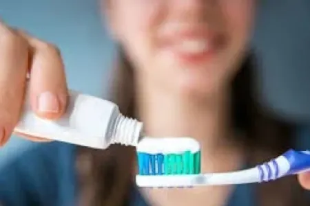 Yatmazdan əvvəl dişləri fırçalamamaq görün nəyə - SƏBƏB OLUR