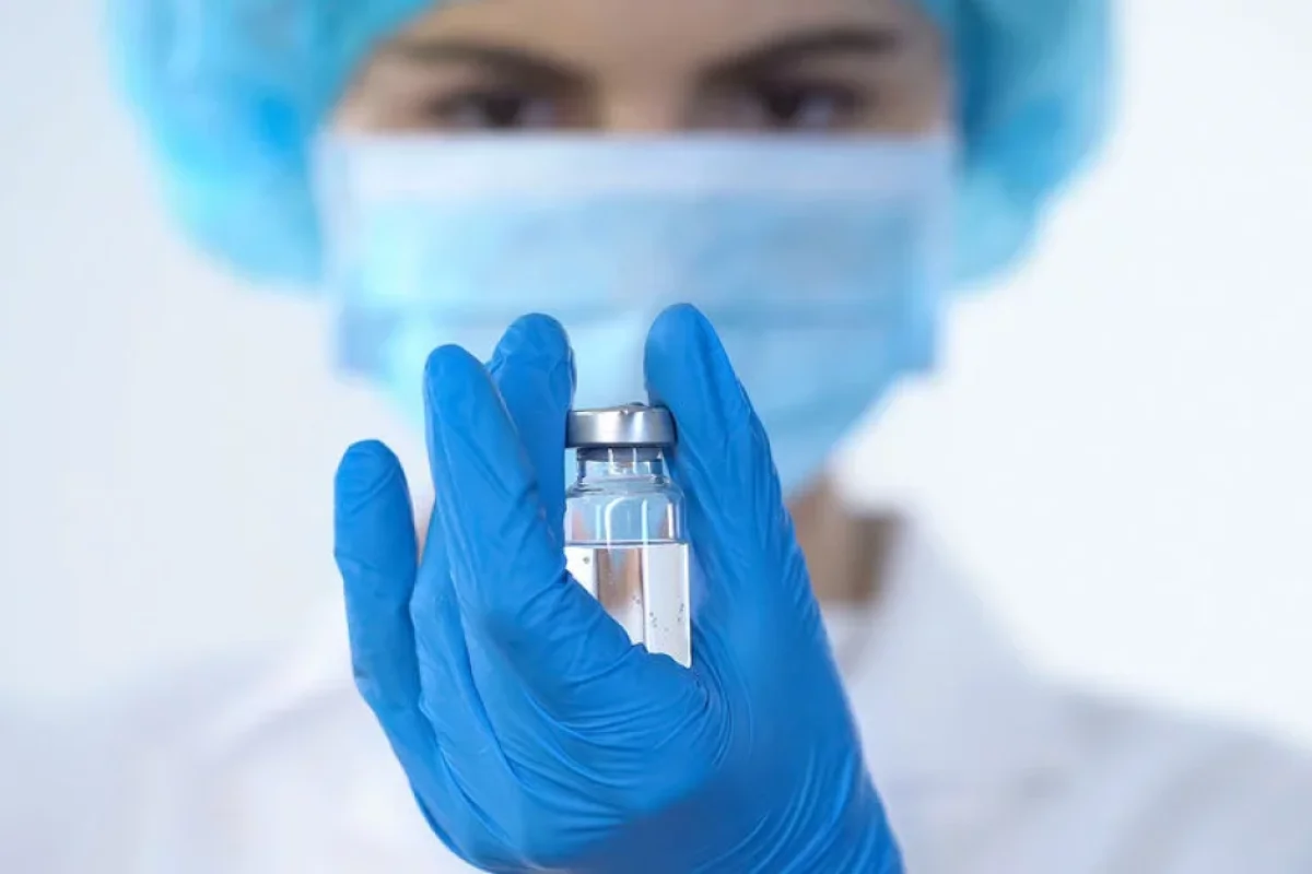 Tibb bacısı uşağın yarasını yapışqanla - bağladı