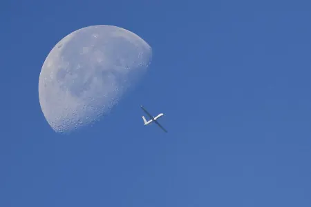 Naməlum dron - HAVA LİMANINI...