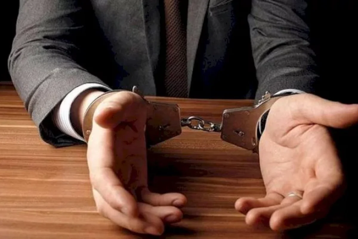 Nazir müavini rüşvətə görə saxlanıldı