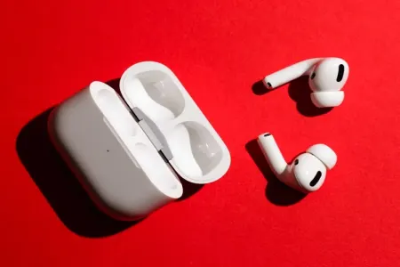 Apple-dan kameralı "AirPods" gəlir