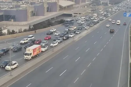 13 yolda tıxac var