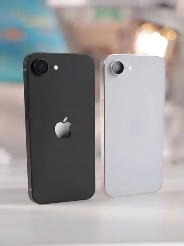 "Apple" 18 illik özəlliyindən vaz keçir - FOTO
