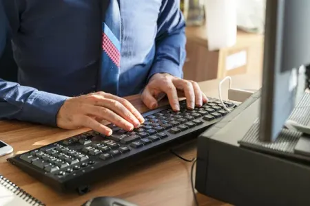 “Deyirlər ki, çoxlu vakansiyalar var, amma insanlar buna çata bilmirlər”