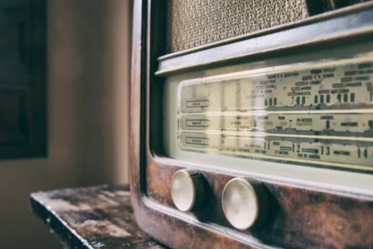 "Qiyamət günü" radiosu bir gündə - 25 SİRLİ MESAJ verdi