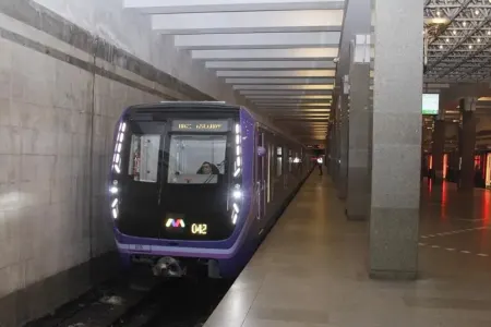 Qadın metroda uşaq - dünyaya gətirdi