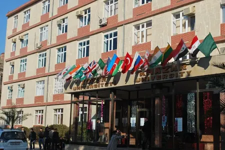 Azərbaycanda universitet rektoru - İSTEFA VERDİ