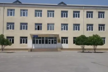 Məktəbin qarşısında - DƏHŞƏTLİ HADİSƏ