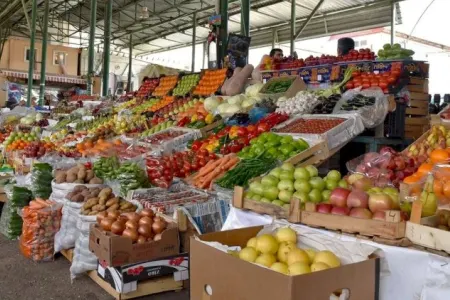 Kilosu 200 manata olan meyvə: - Satan razı, alan razı...