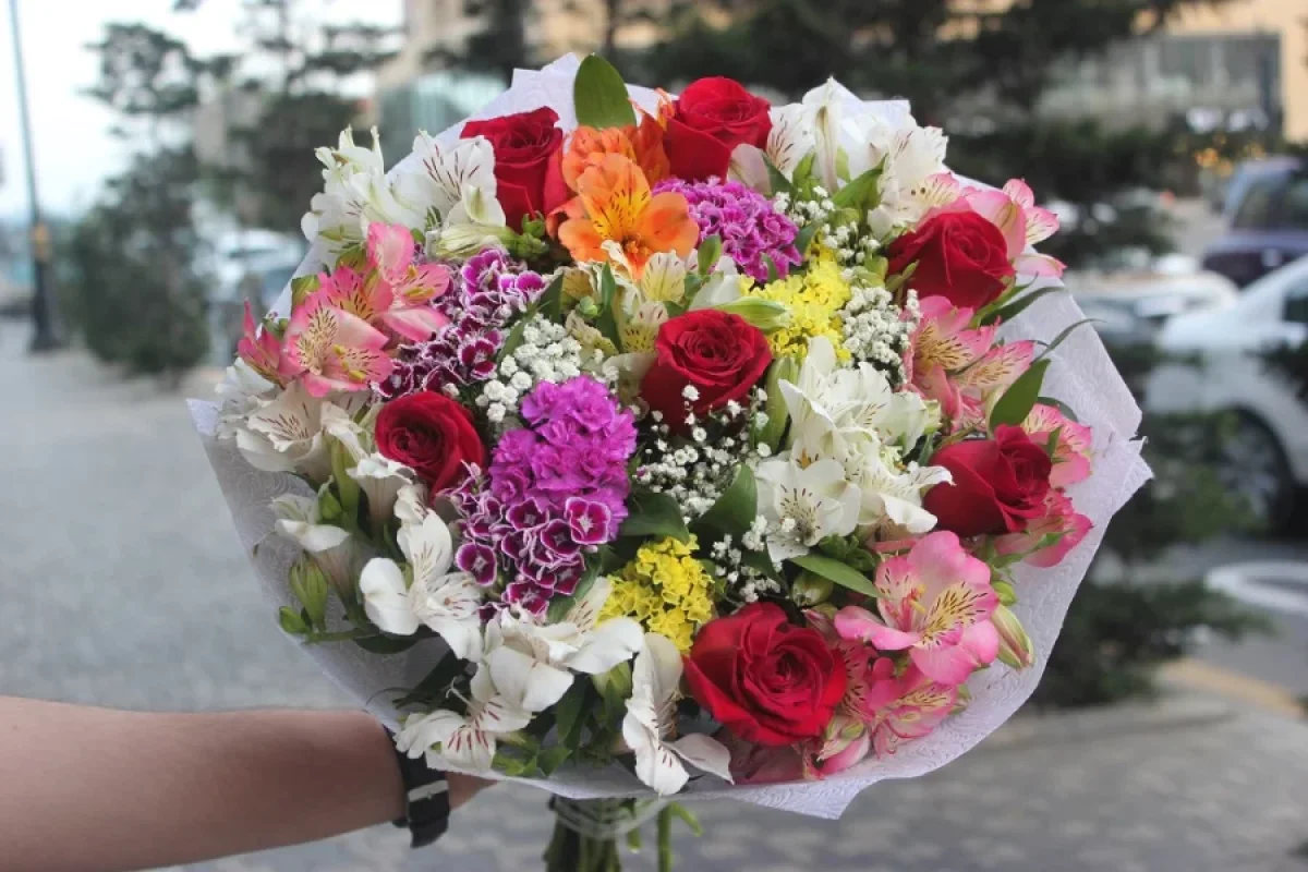 Sevgilisi üçün buket - oğurladı