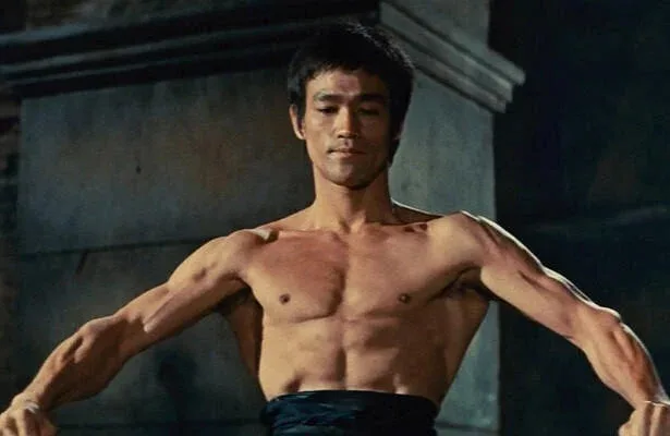 Brüs Linin qızı, kürəkəni, nəvəsi və arvadı ilə bağlı bilinməyən FAKTLAR - FOTOlar