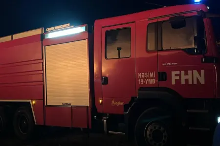 Bakıda binada yanğın - sakinlər təxliyə edildi