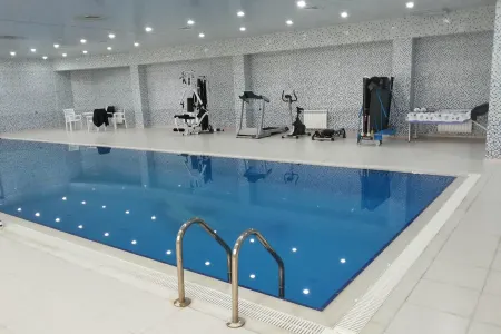 Müəllimin diqqətsizliyi: - Uşaq hovuzda batdı